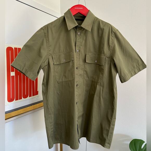 Helmet lang short sleeve shirt